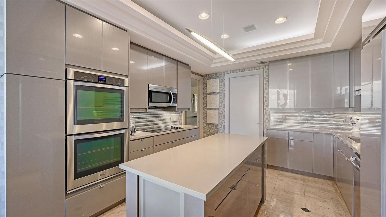 435 L Ambiance Drive, Unit J704, Longboat Key, FL 34228 Photo