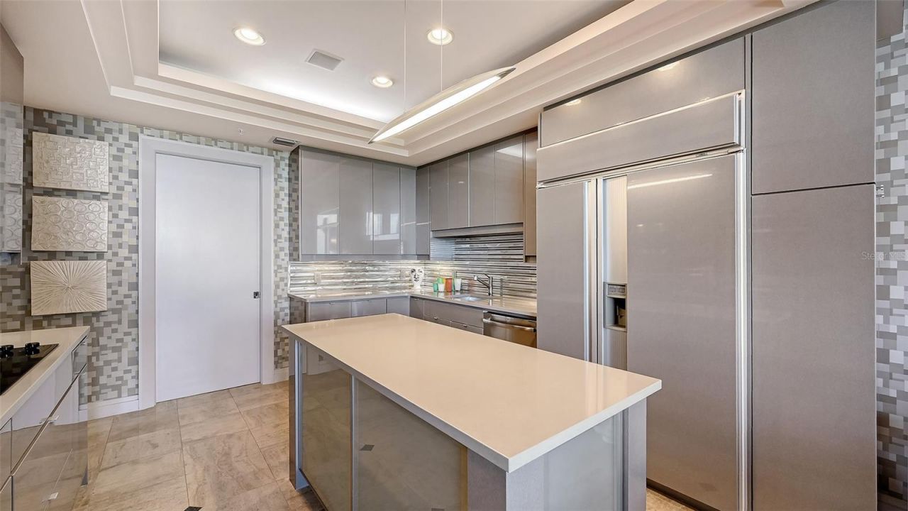 435 L Ambiance Drive, Unit J704, Longboat Key, FL 34228 Photo