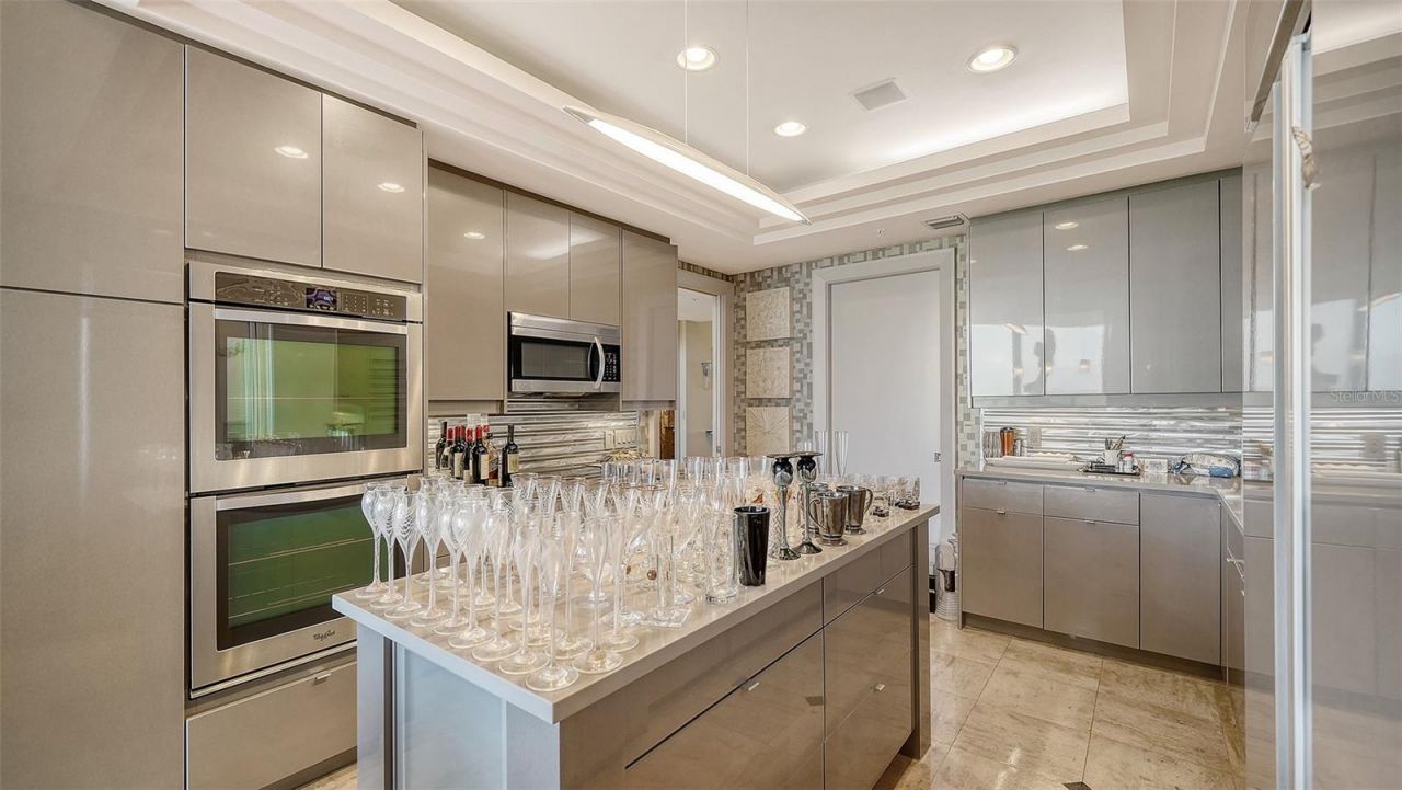 435 L Ambiance Drive, Unit J704, Longboat Key, FL 34228 Photo