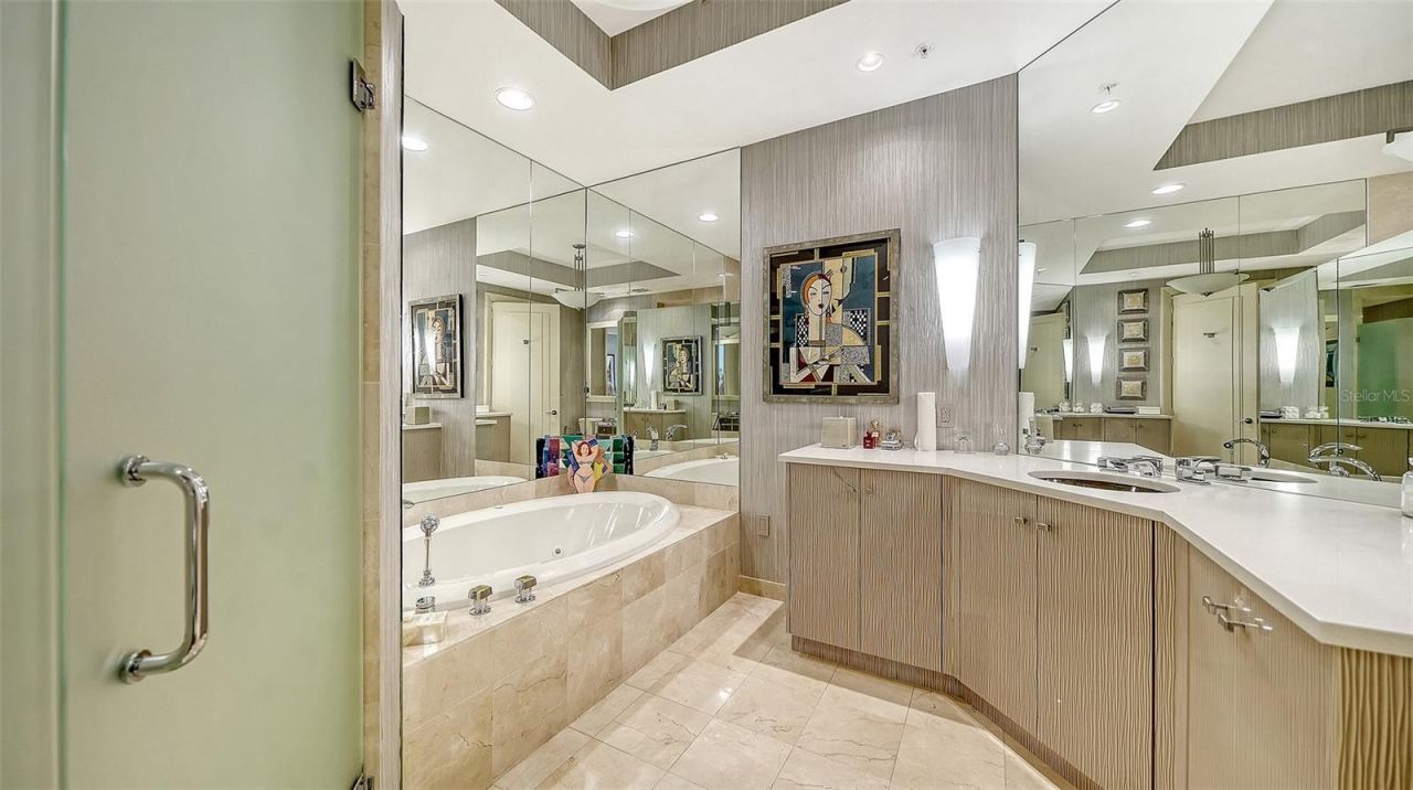 435 L Ambiance Drive, Unit J704, Longboat Key, FL 34228 Photo