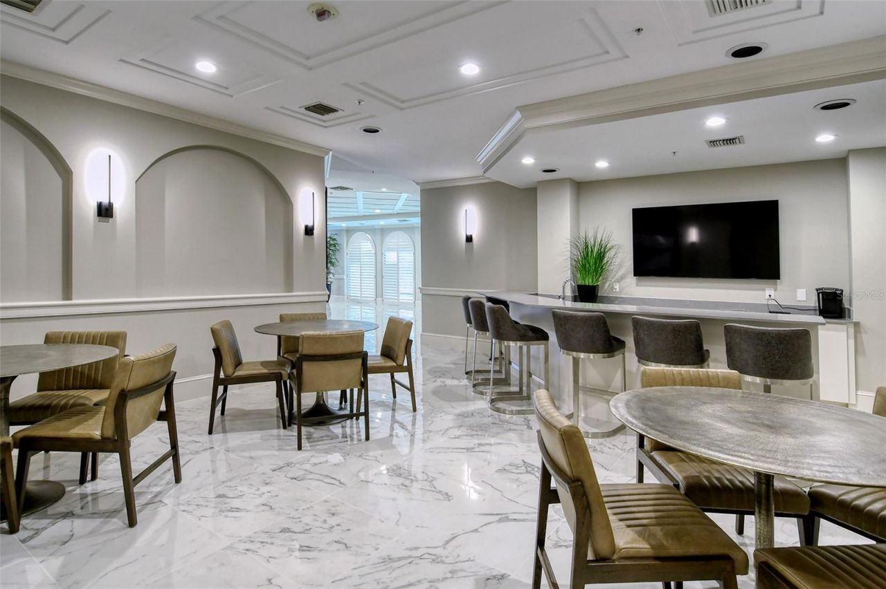 435 L Ambiance Drive, Unit J704, Longboat Key, FL 34228 Photo