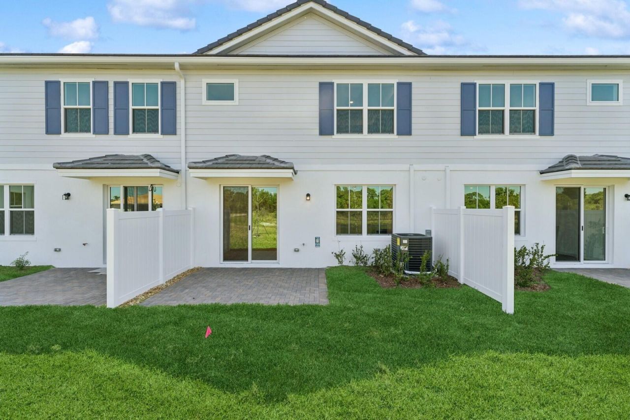 172 SE Birch Terrace, Unit 206, Stuart, FL 34997 Photo