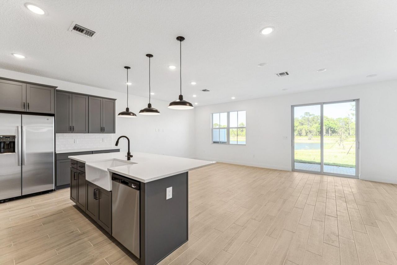 172 SE Birch Terrace, Unit 206, Stuart, FL 34997 Photo