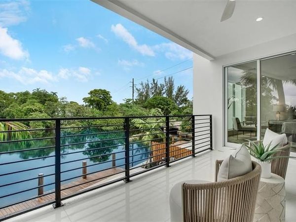 1129 NE 18 Court, Unit 1129, Fort Lauderdale, FL 33305