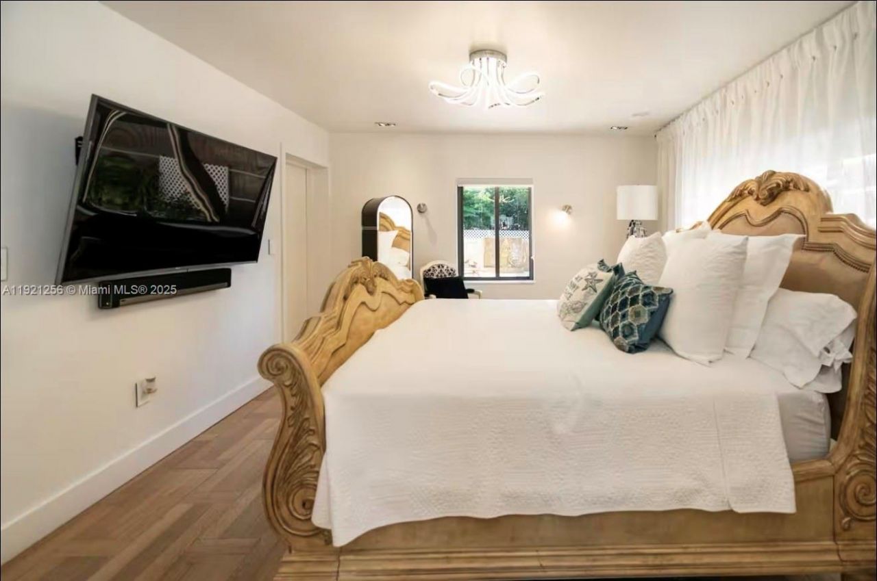 45 SW 28th Rd, Miami, FL 33129 Photo