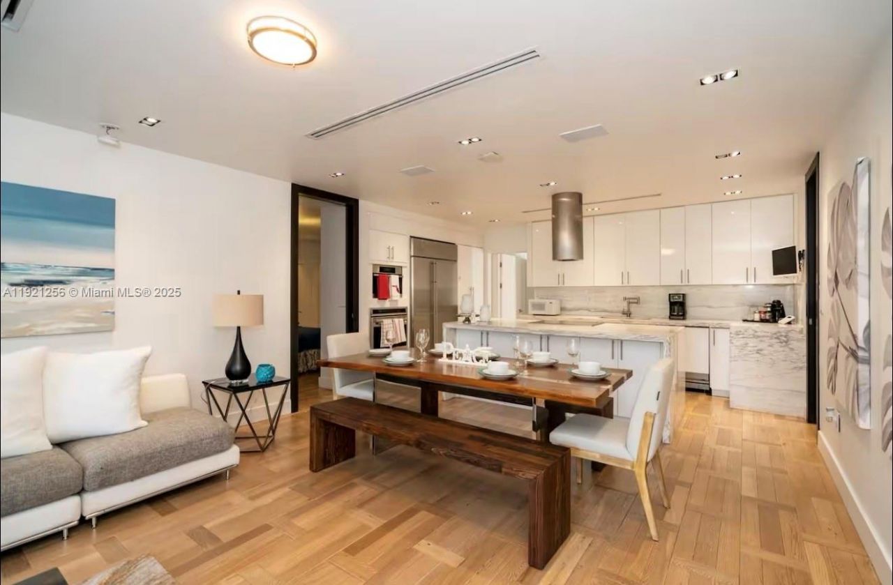 45 SW 28th Rd, Miami, FL 33129 Photo