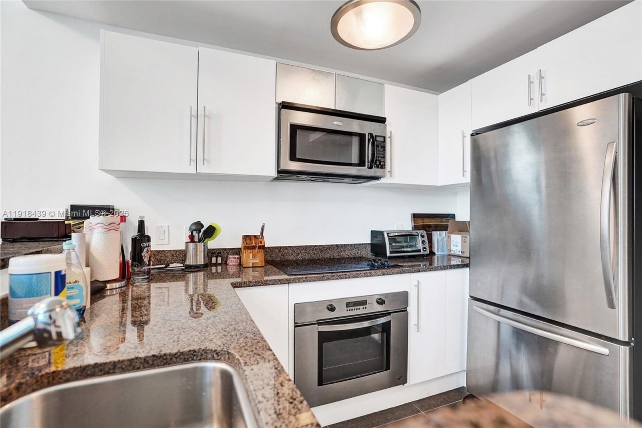 300 S Biscayne Blvd, Unit L-1206, Miami, FL 33131 Photo