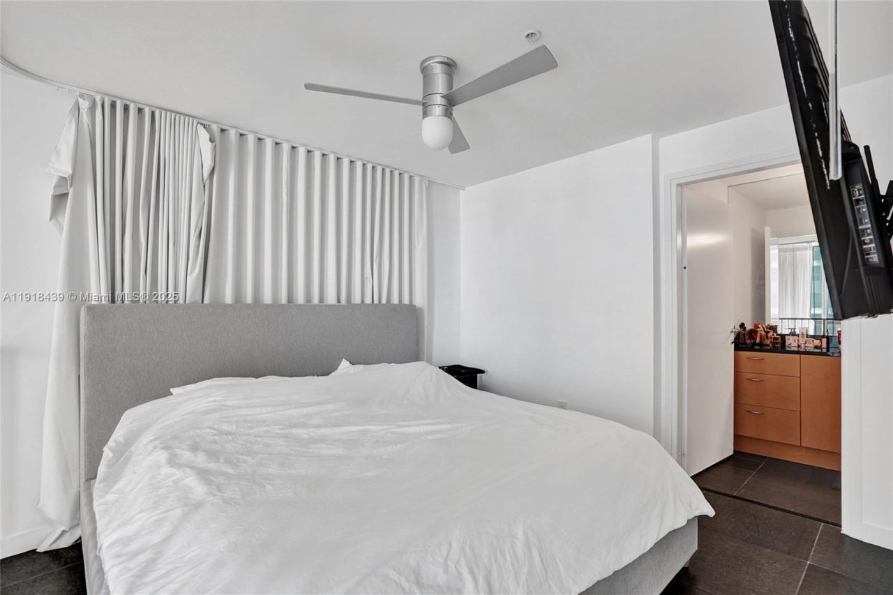 300 S Biscayne Blvd, Unit L-1206, Miami, FL 33131 Photo