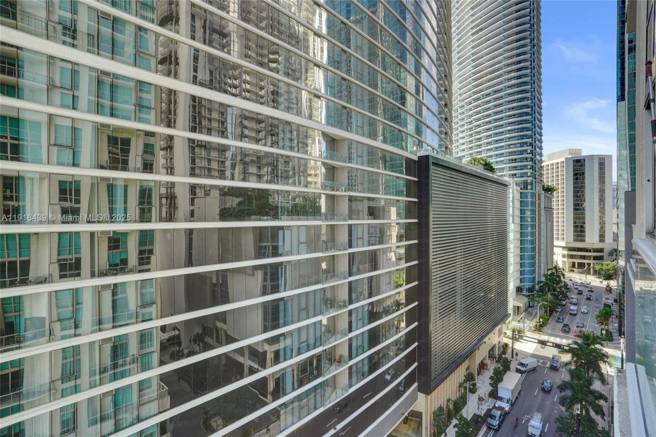300 S Biscayne Blvd, Unit L-1206, Miami, FL 33131 Photo