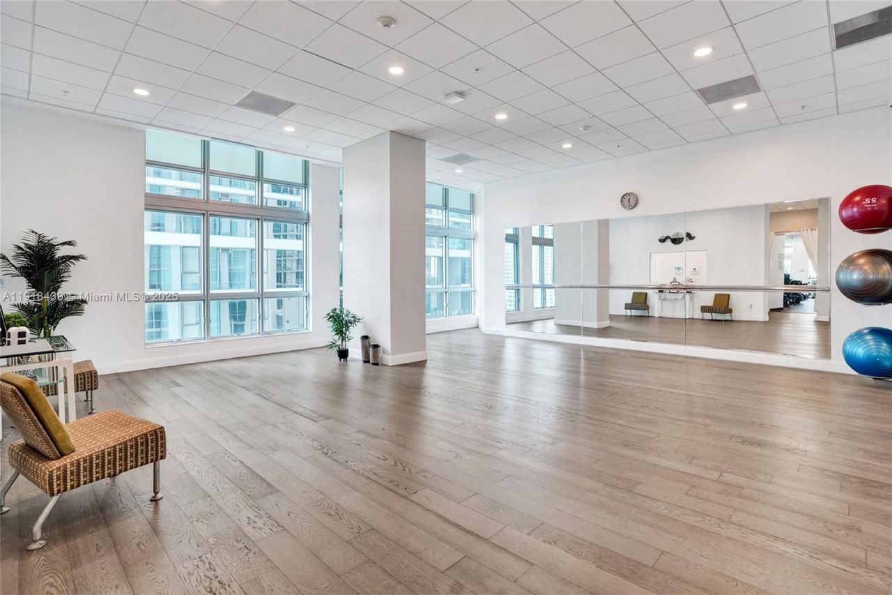 300 S Biscayne Blvd, Unit L-1206, Miami, FL 33131 Photo