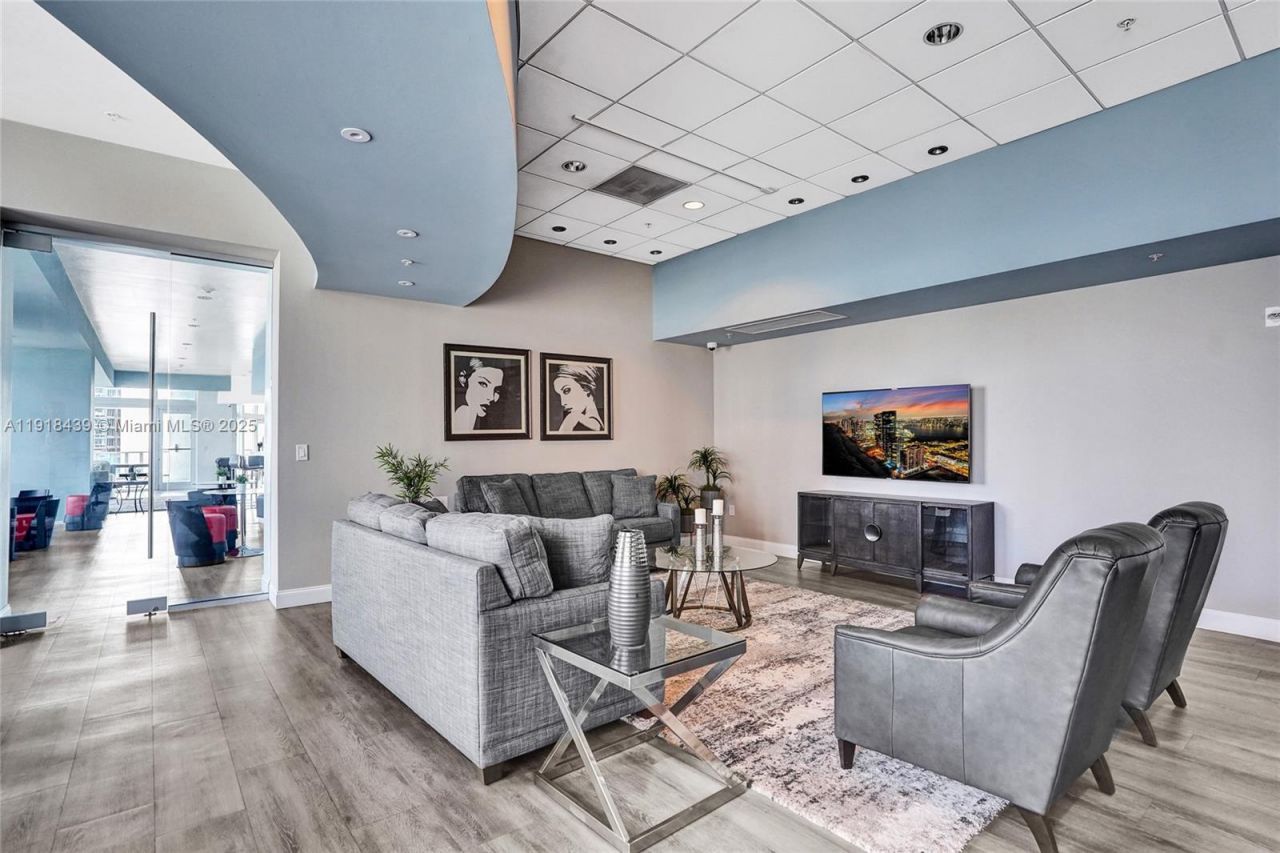 300 S Biscayne Blvd, Unit L-1206, Miami, FL 33131 Photo