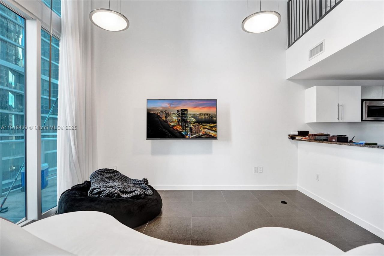 300 S Biscayne Blvd, Unit L-1206, Miami, FL 33131 Photo