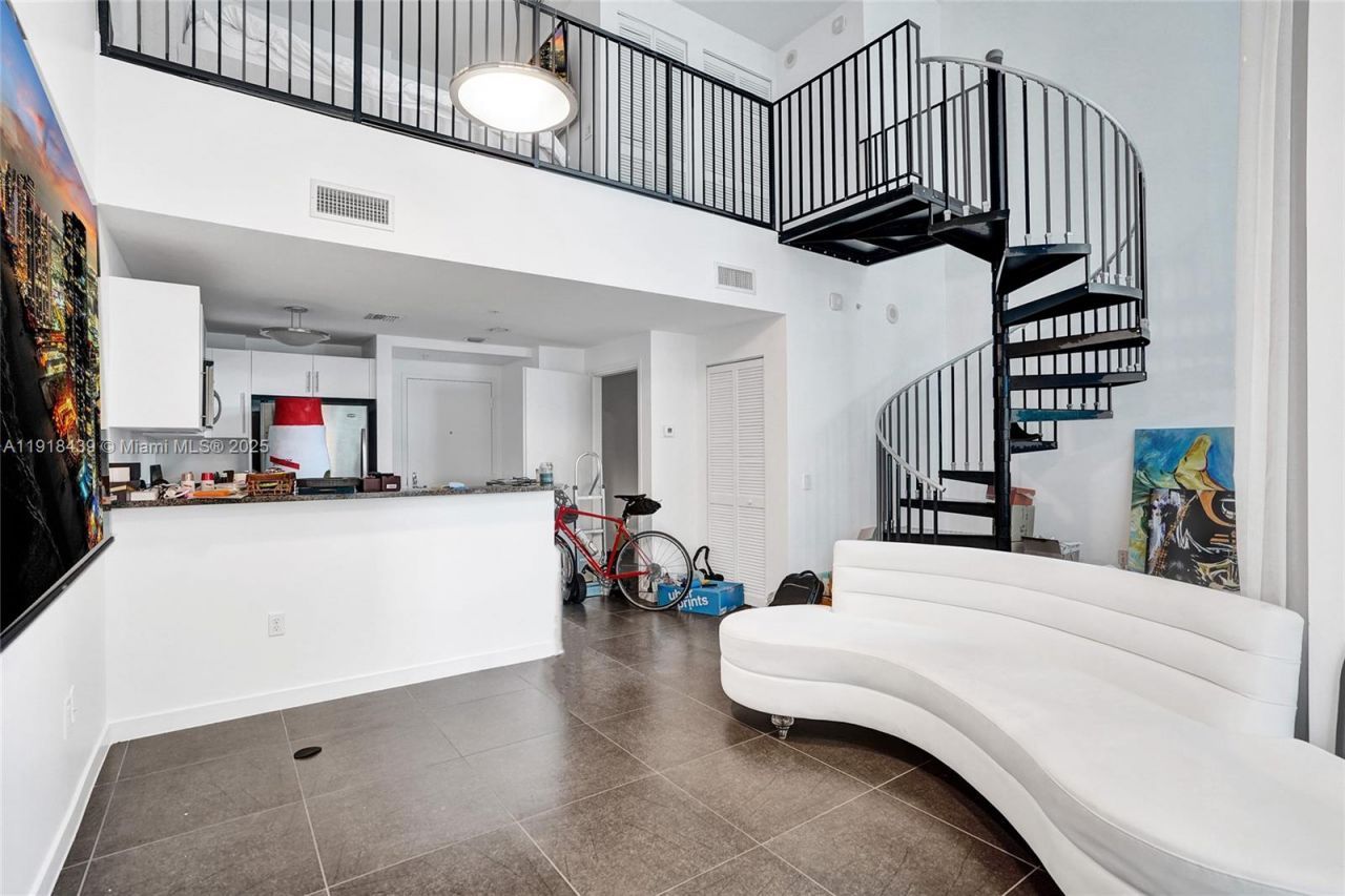 300 S Biscayne Blvd, Unit L-1206, Miami, FL 33131 Photo