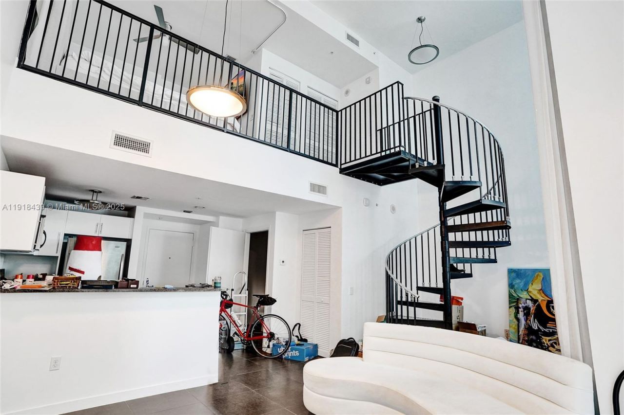 300 S Biscayne Blvd, Unit L-1206, Miami, FL 33131 Photo