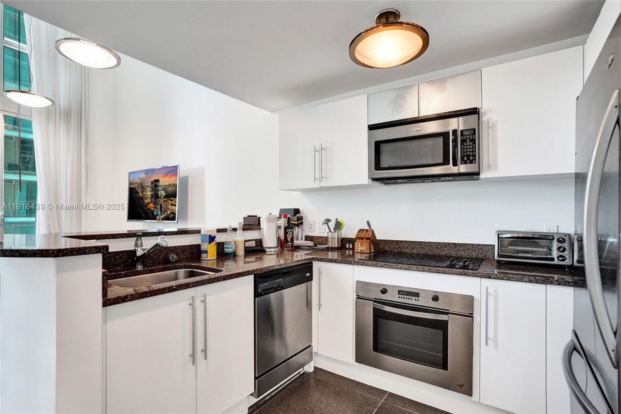 300 S Biscayne Blvd, Unit L-1206, Miami, FL 33131 Photo