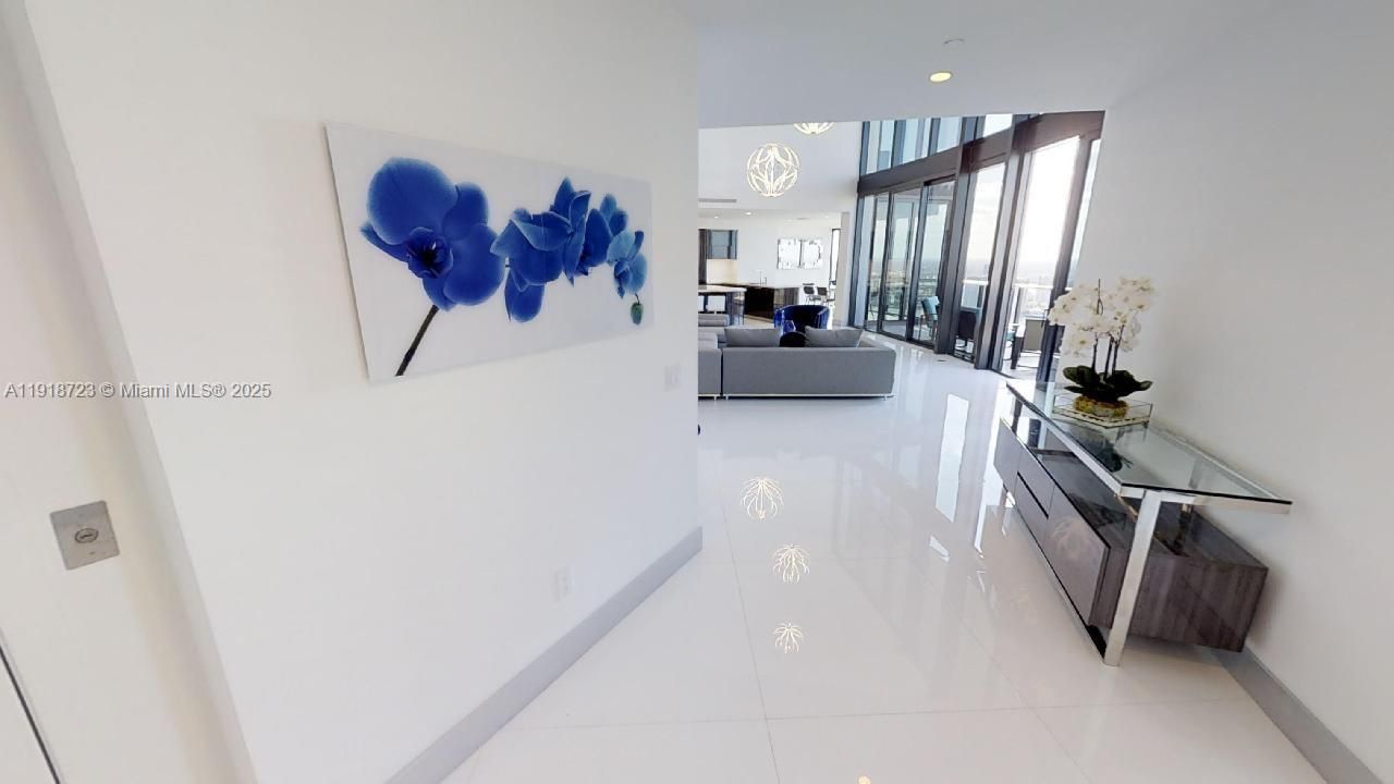 18555 Collins Ave, Unit 4804, Sunny Isles Beach, FL 33160 Photo