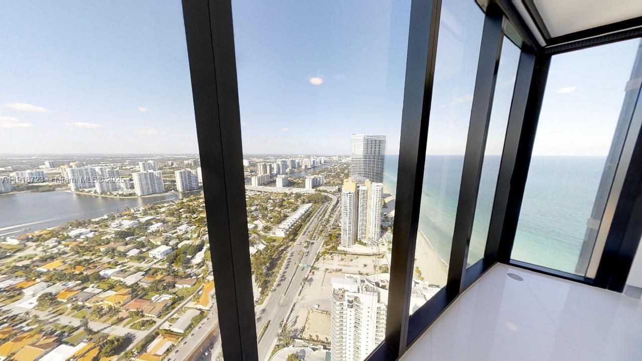 18555 Collins Ave, Unit 4804, Sunny Isles Beach, FL 33160 Photo