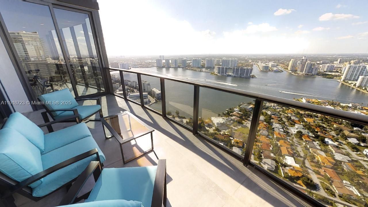 18555 Collins Ave, Unit 4804, Sunny Isles Beach, FL 33160 Photo