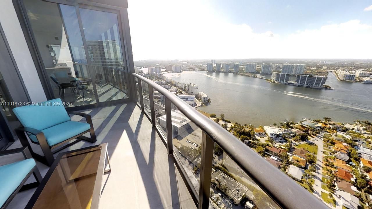 18555 Collins Ave, Unit 4804, Sunny Isles Beach, FL 33160 Photo