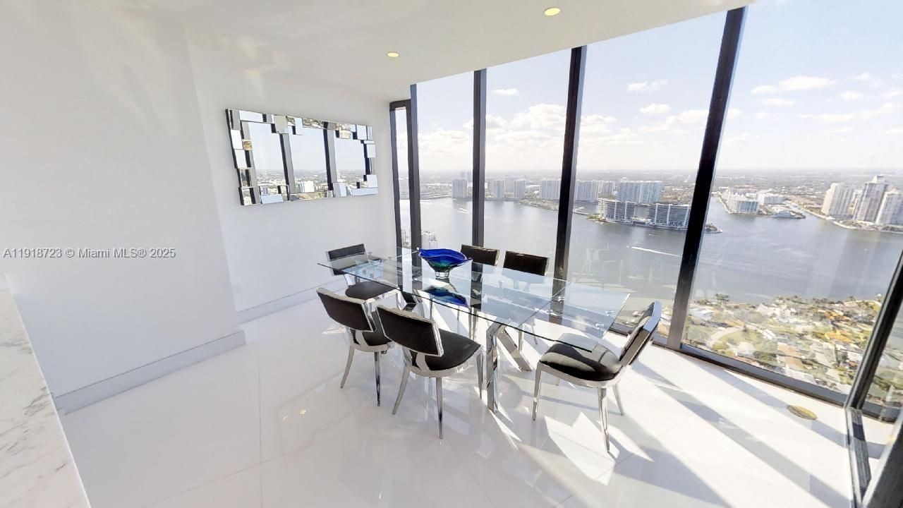 18555 Collins Ave, Unit 4804, Sunny Isles Beach, FL 33160 Photo