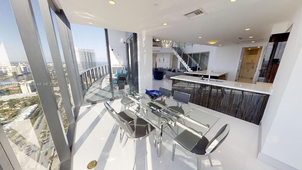 18555 Collins Ave, Unit 4804, Sunny Isles Beach, FL 33160 Photo