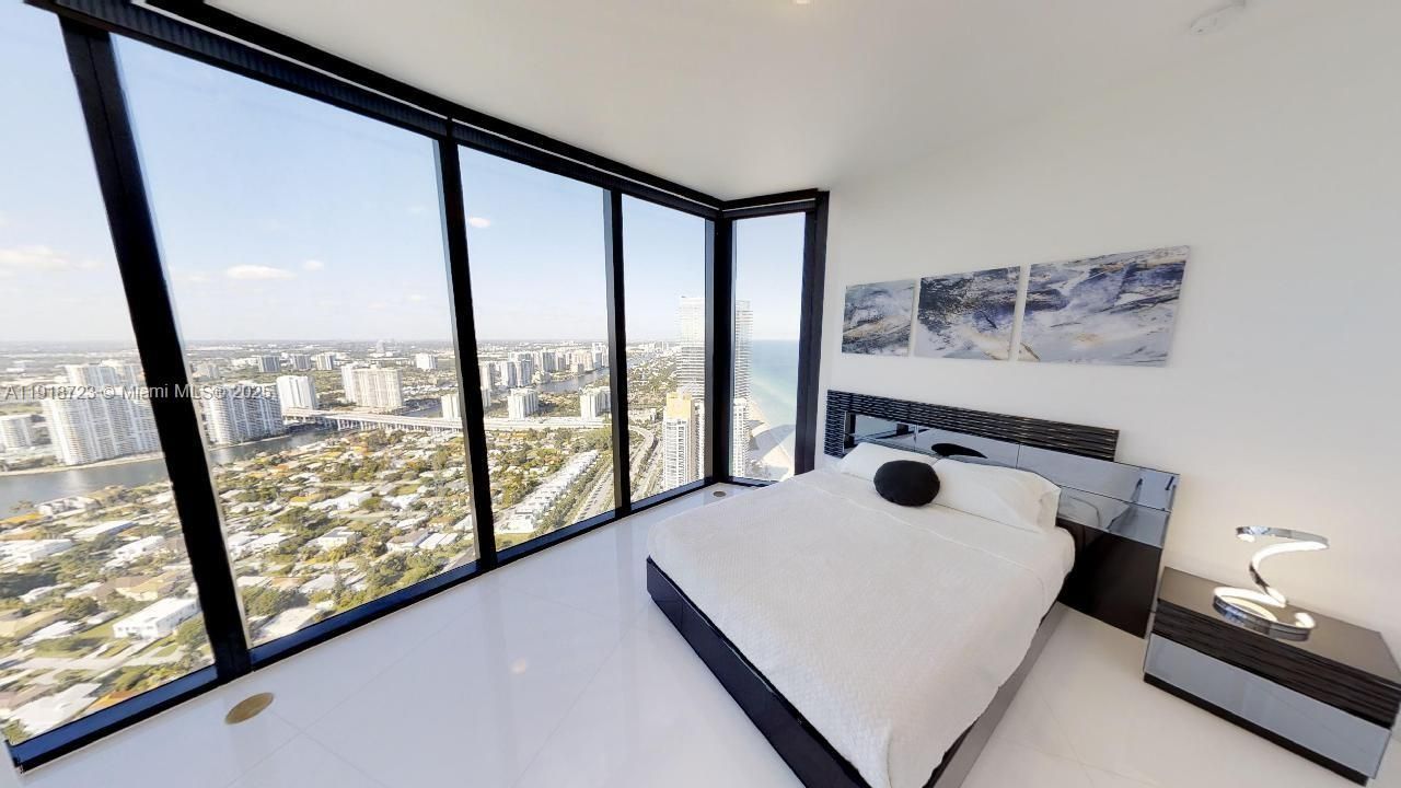18555 Collins Ave, Unit 4804, Sunny Isles Beach, FL 33160 Photo