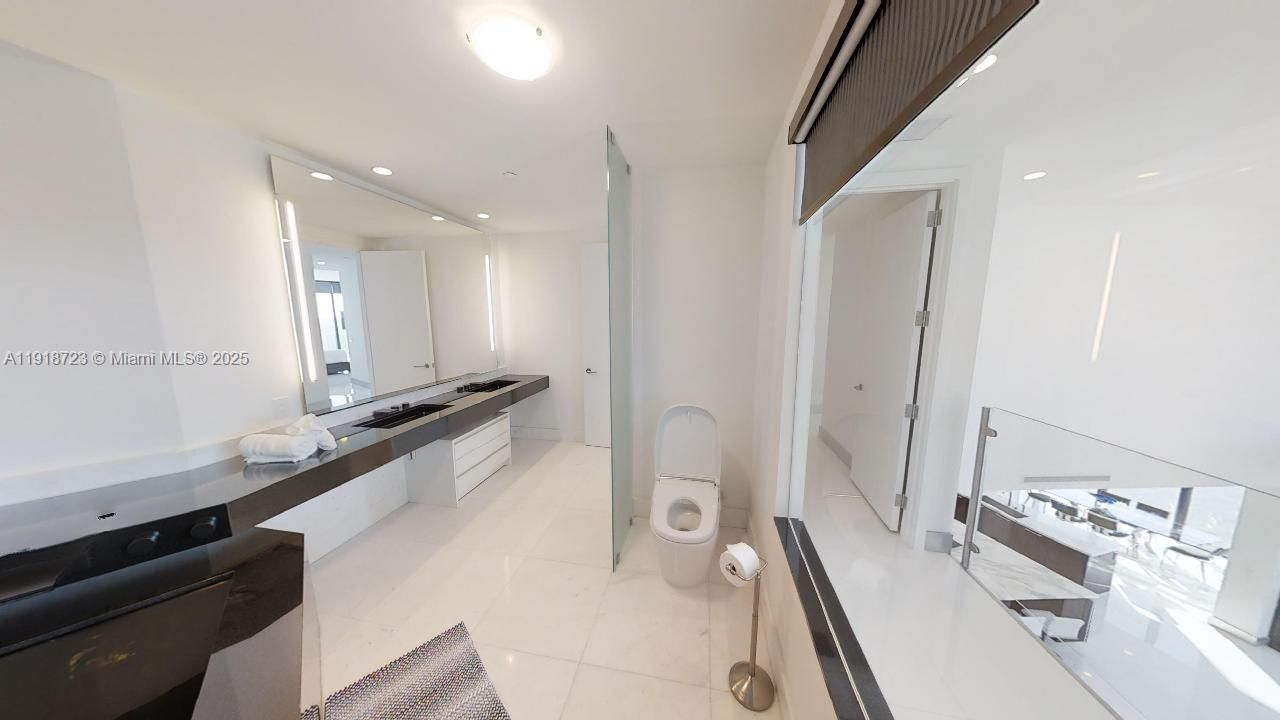 18555 Collins Ave, Unit 4804, Sunny Isles Beach, FL 33160 Photo