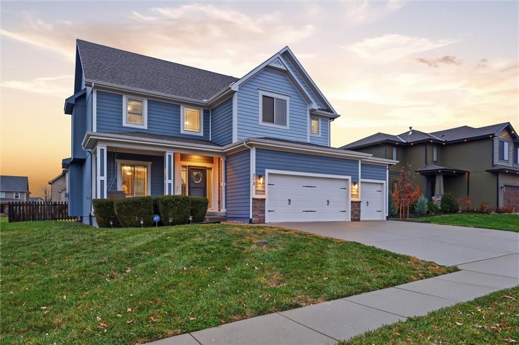 313 SW Eagles Ridge Drive, Blue Springs, MO 64014 Main Photo