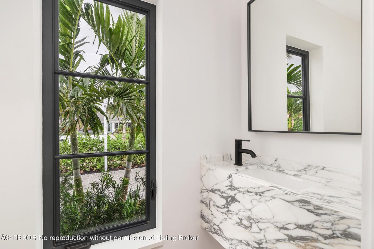 352 Palmetto Street, West Palm Beach, FL 33405 Photo