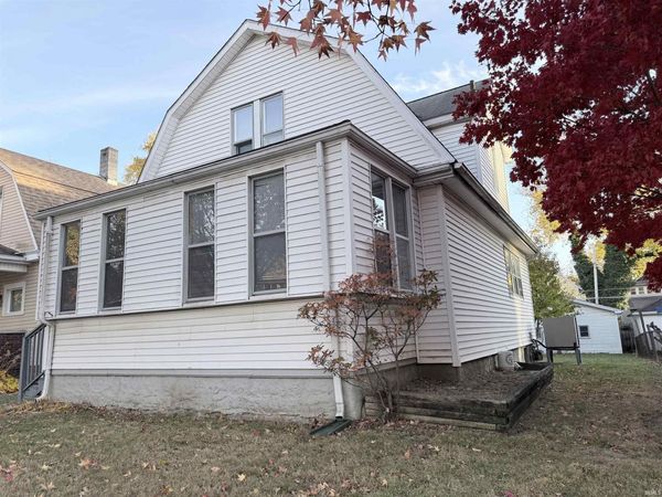 925 Cottage Avenue, Fort Wayne, IN 46807