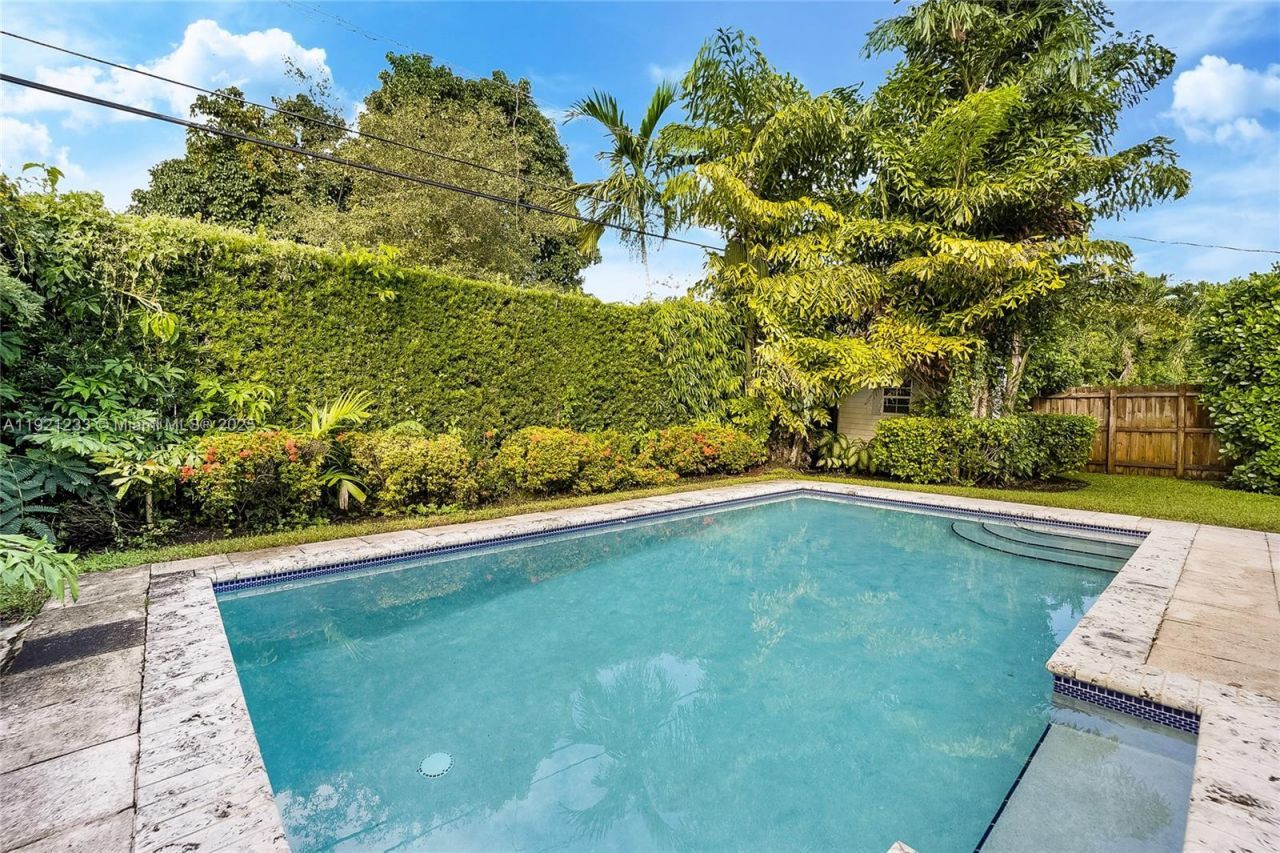 10670 SW 77th Ave, Unit 10670, Pinecrest, FL 33156 Photo