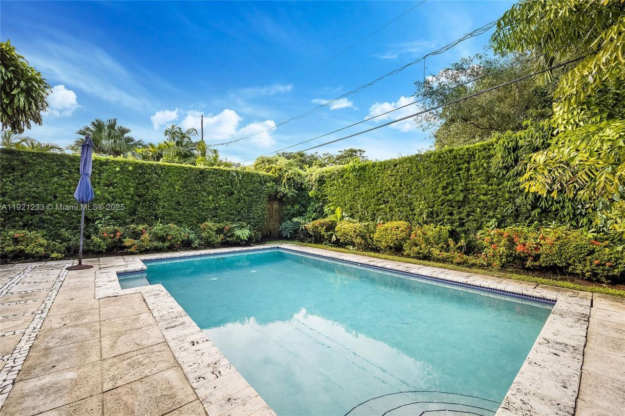 10670 SW 77th Ave, Unit 10670, Pinecrest, FL 33156 Photo