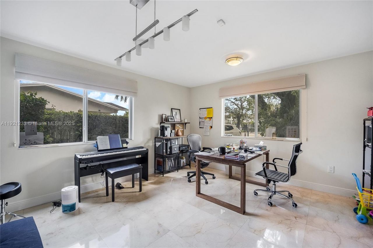 10670 SW 77th Ave, Unit 10670, Pinecrest, FL 33156 Photo