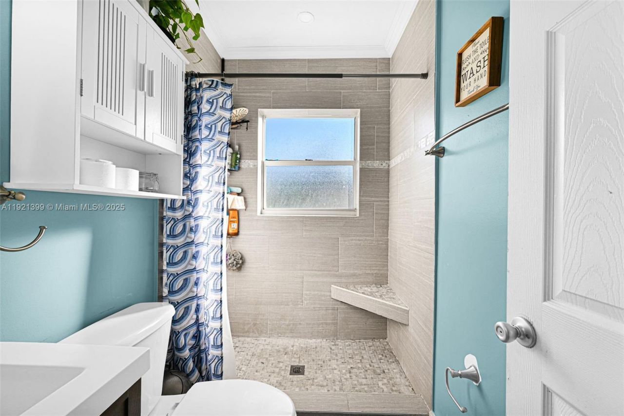 2040 NW 34th St, Miami, FL 33142 Photo