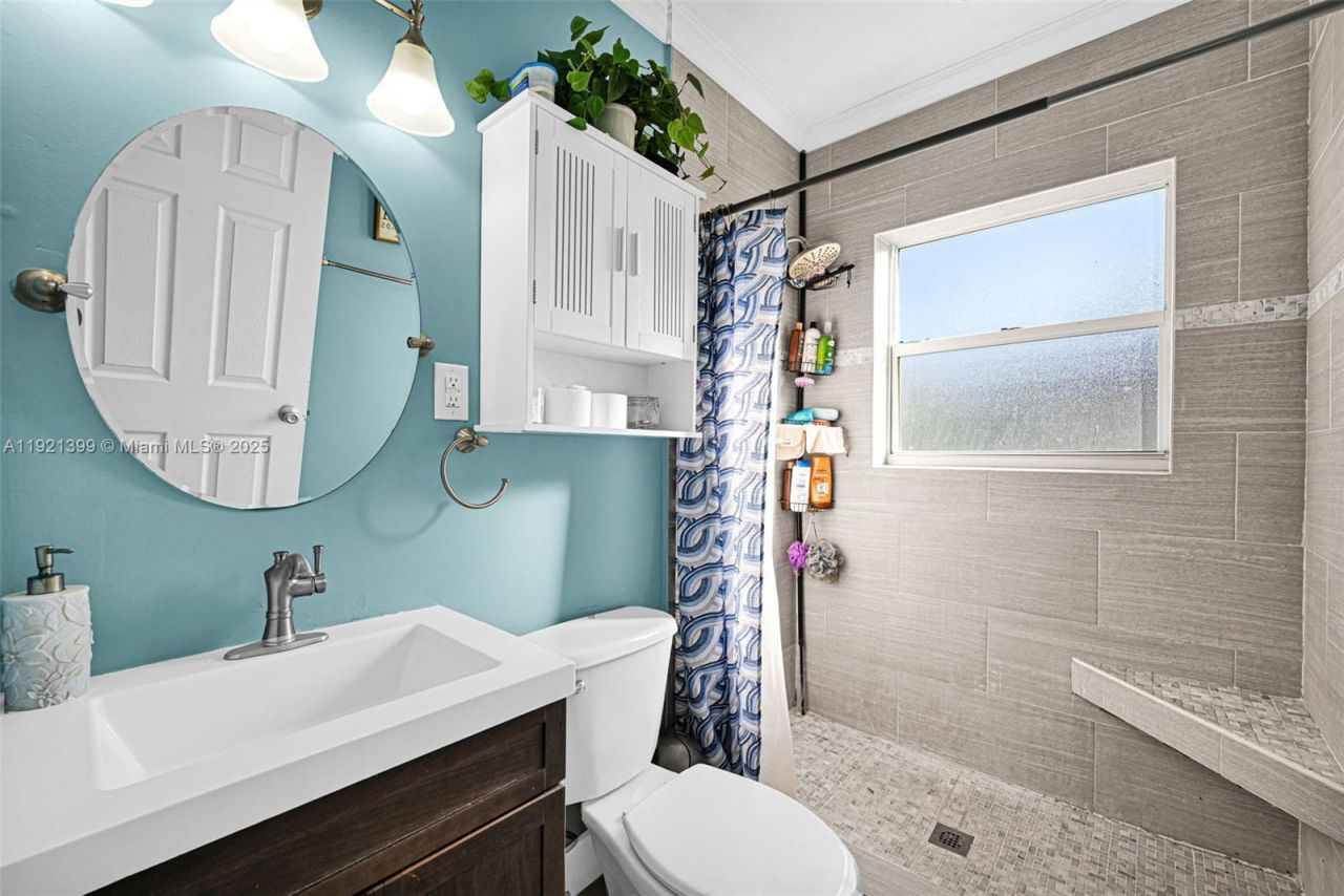 2040 NW 34th St, Miami, FL 33142 Photo