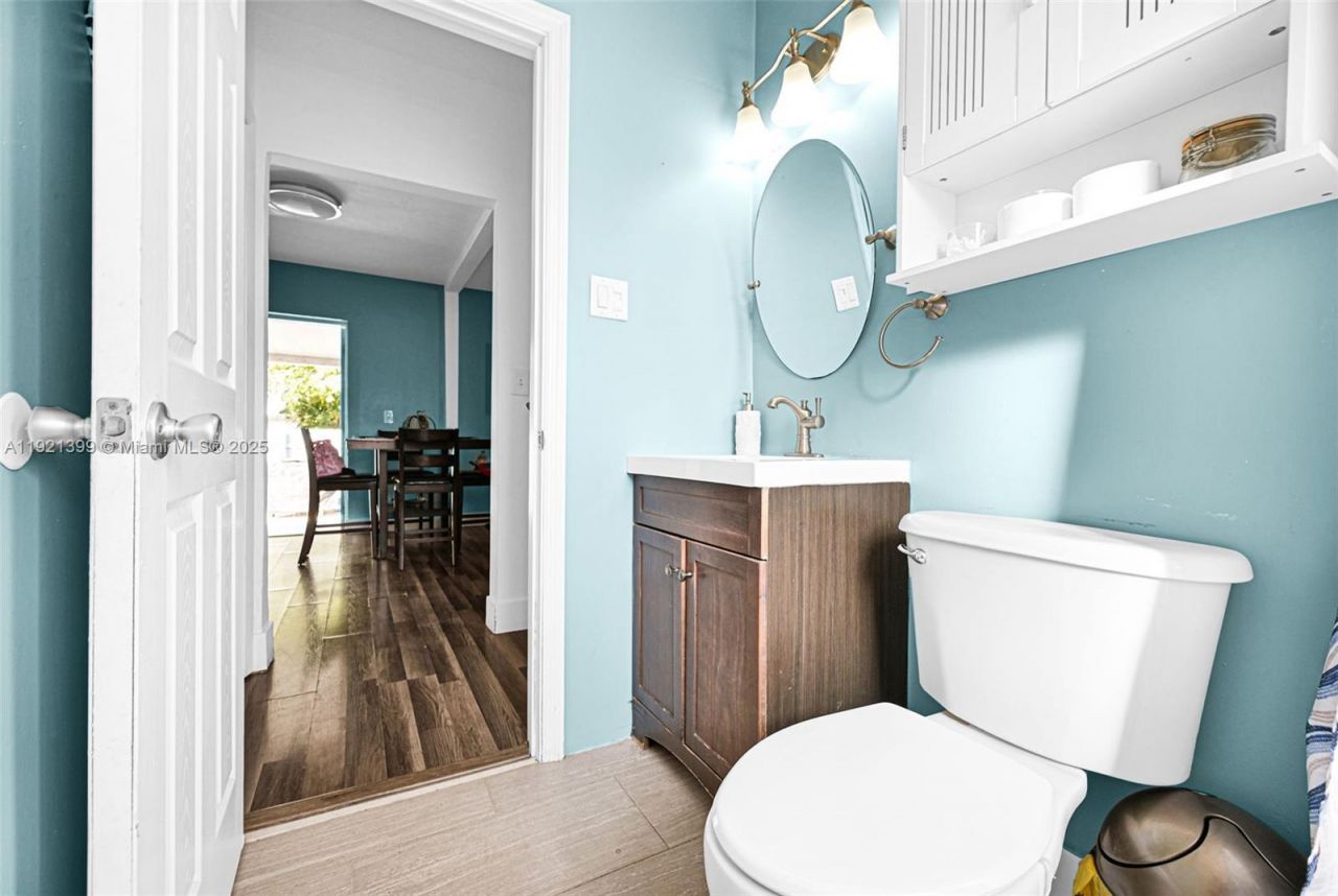 2040 NW 34th St, Miami, FL 33142 Photo