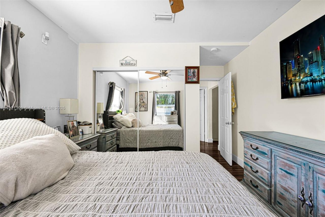 2040 NW 34th St, Miami, FL 33142 Photo