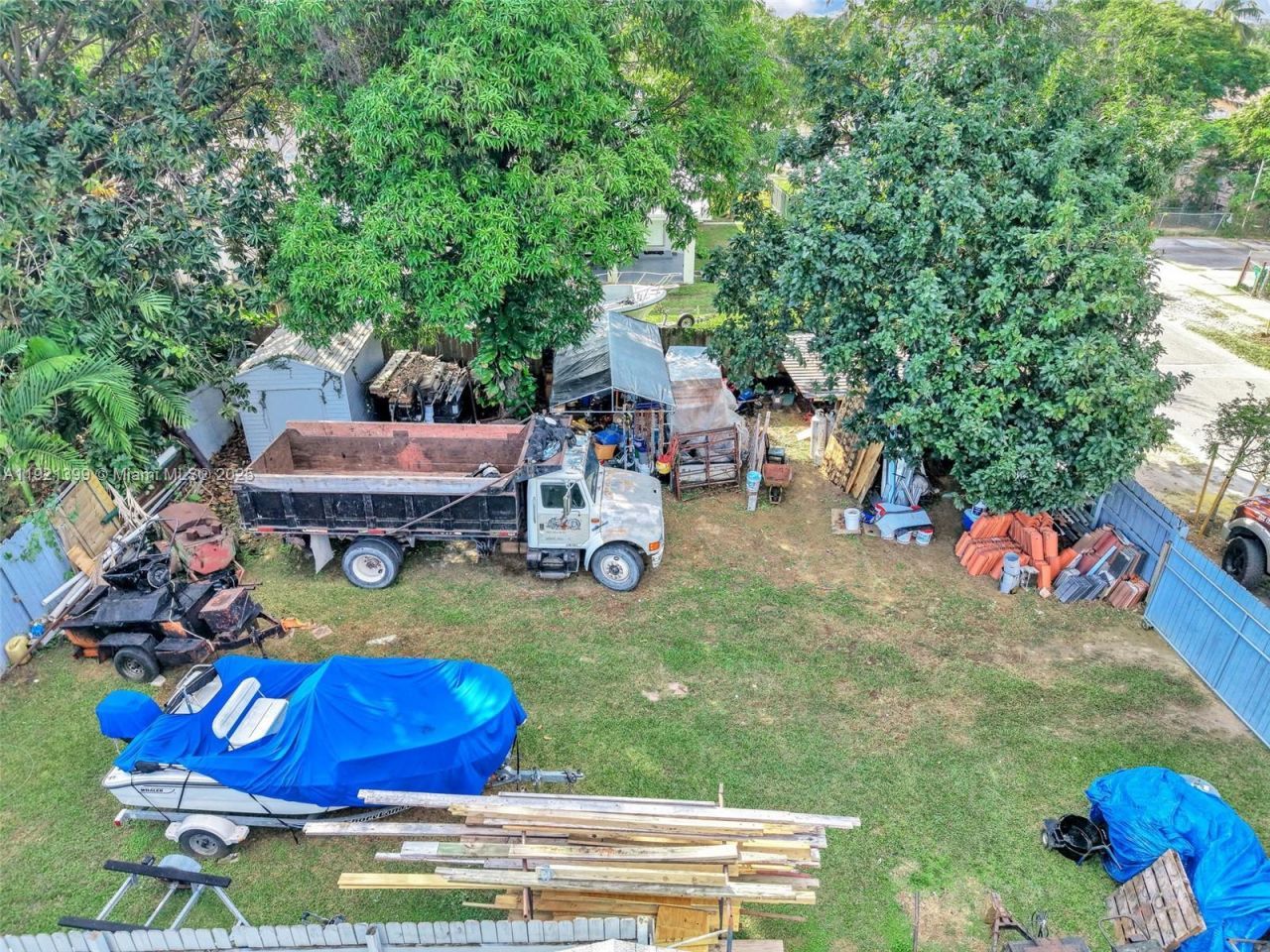 2040 NW 34th St, Miami, FL 33142 Photo