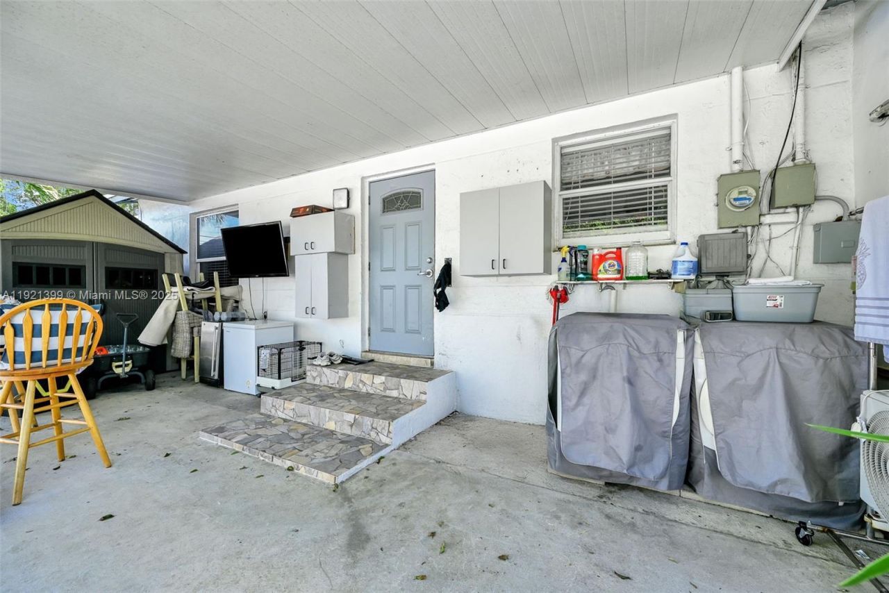 2040 NW 34th St, Miami, FL 33142 Photo