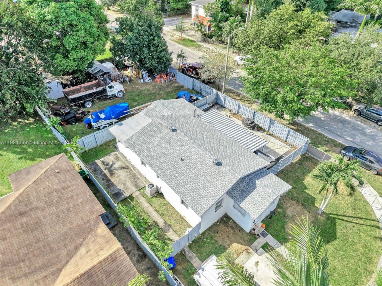 2040 NW 34th St, Miami, FL 33142 Photo