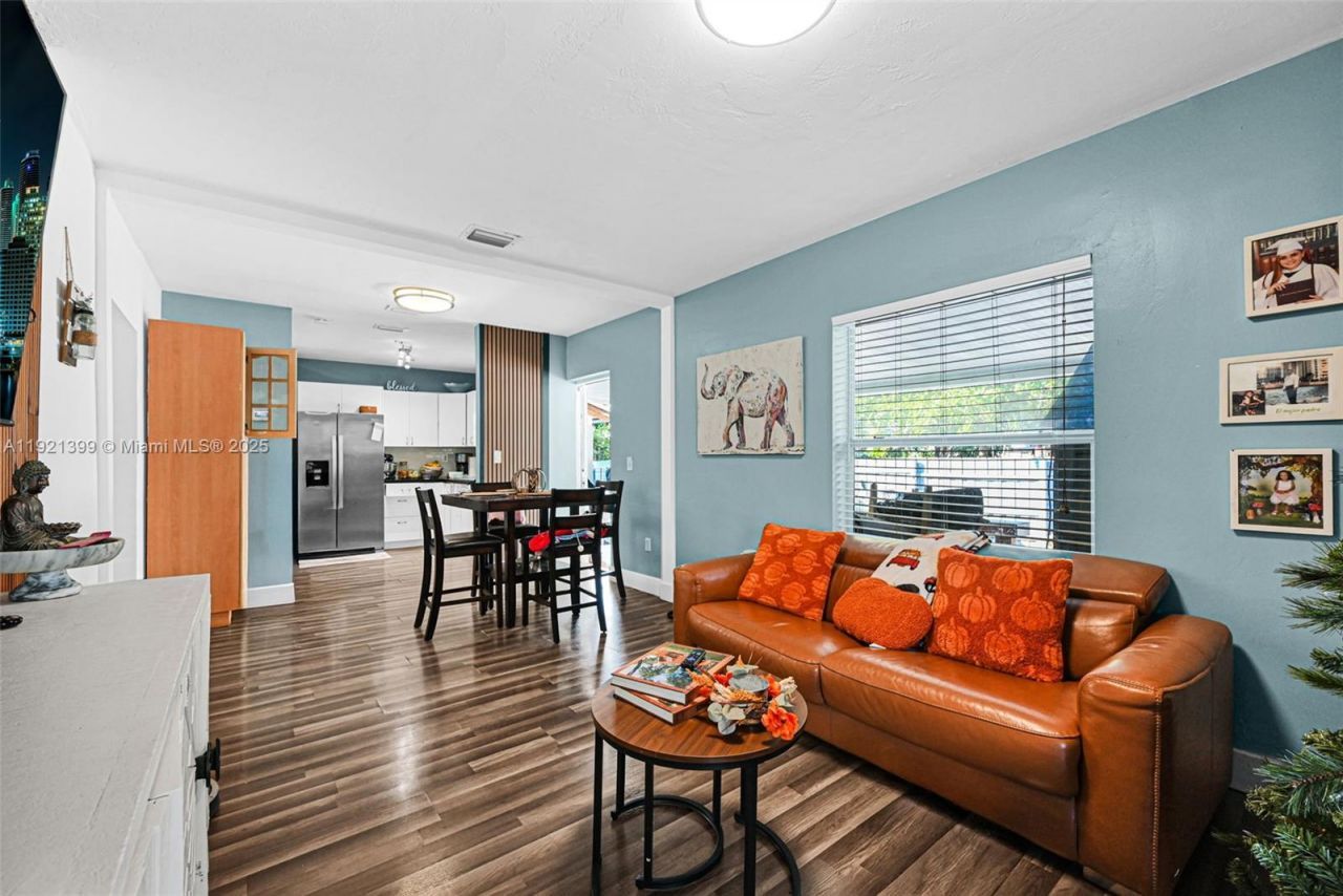 2040 NW 34th St, Miami, FL 33142 Photo