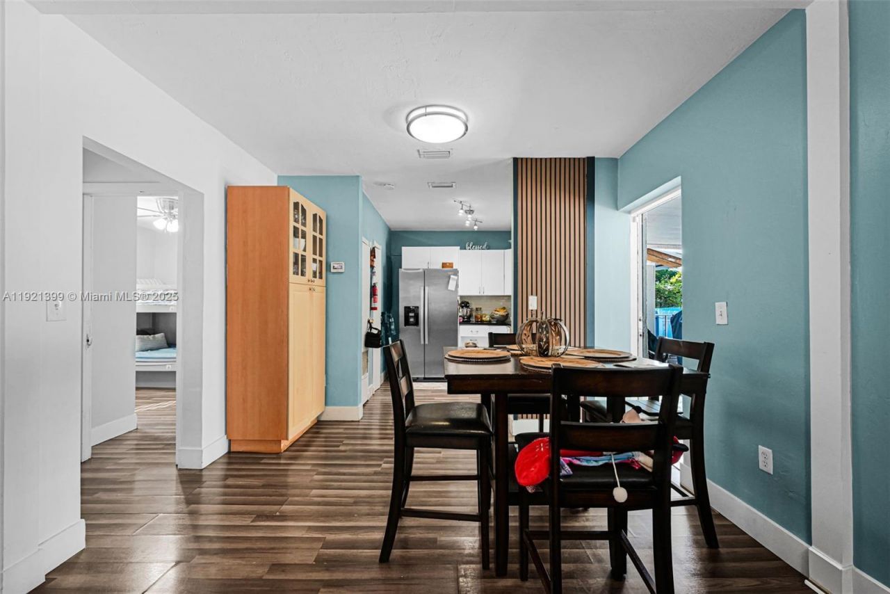 2040 NW 34th St, Miami, FL 33142 Photo