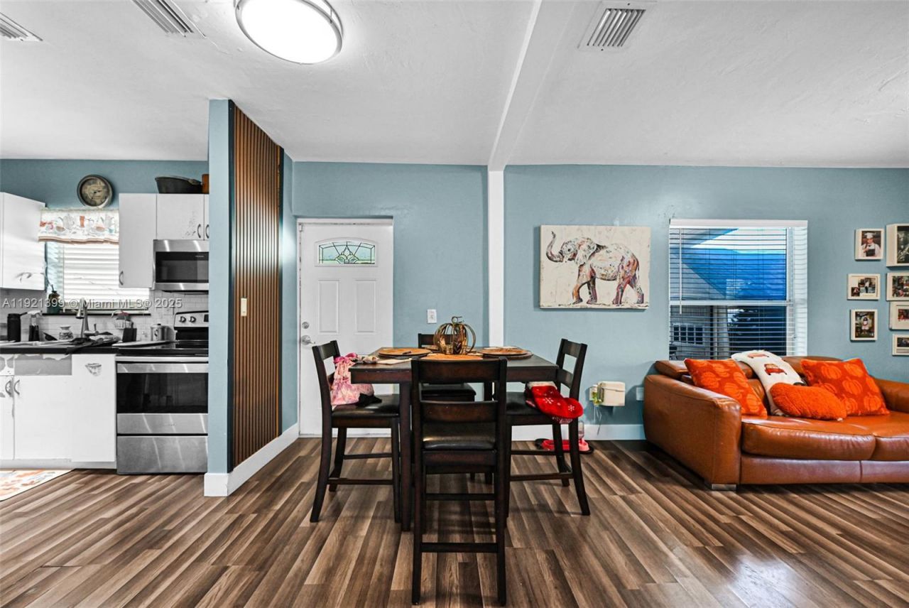 2040 NW 34th St, Miami, FL 33142 Photo