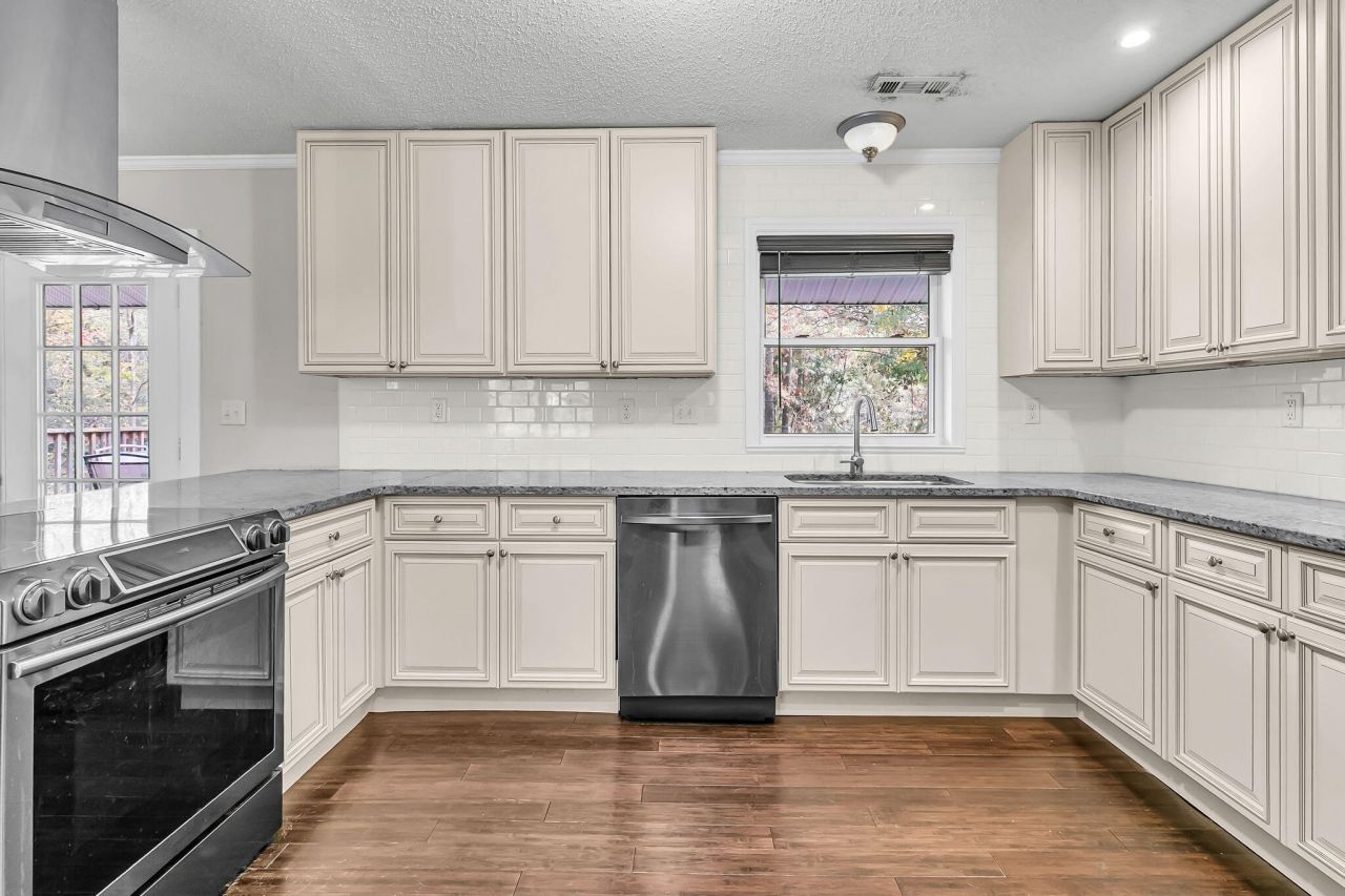 117 Alma Drive Photo 11