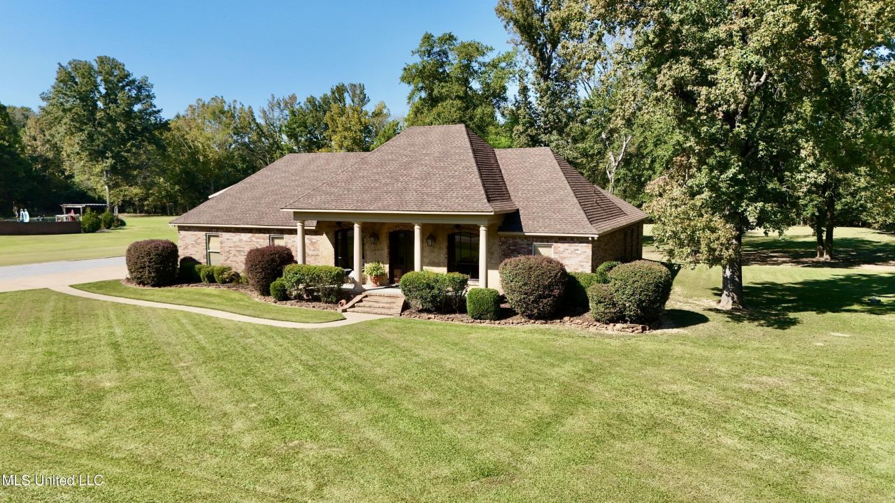 112 Pinehaven Place, Clinton, MS 39056 Main Photo