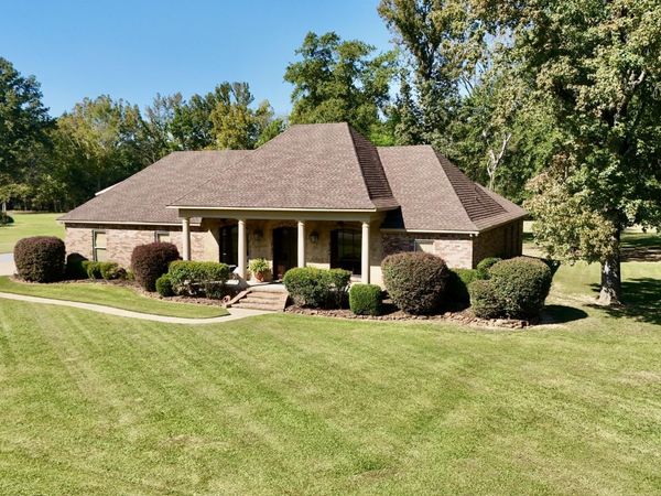 112 Pinehaven Place, Clinton, MS 39056