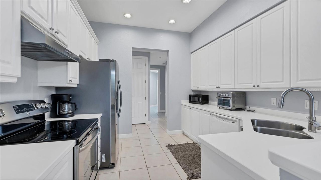 5523 46th Court W, Bradenton, FL 34210 Photo