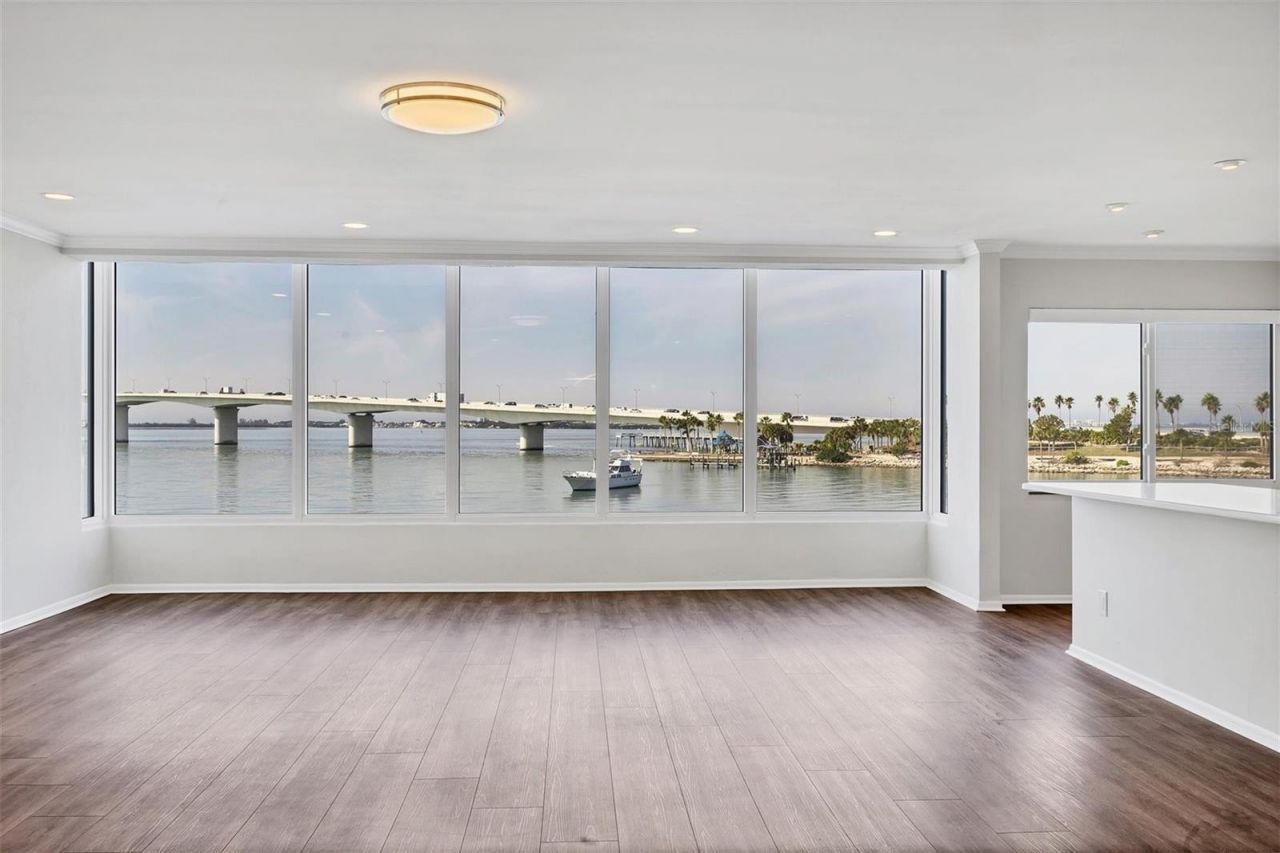 226 Golden Gate Point, Unit 32, Sarasota, FL 34236 Photo