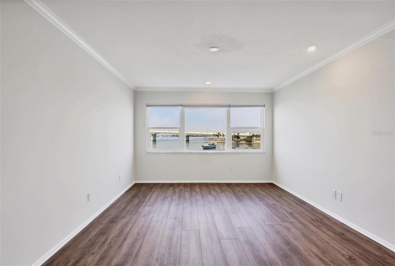 226 Golden Gate Point, Unit 32, Sarasota, FL 34236 Photo