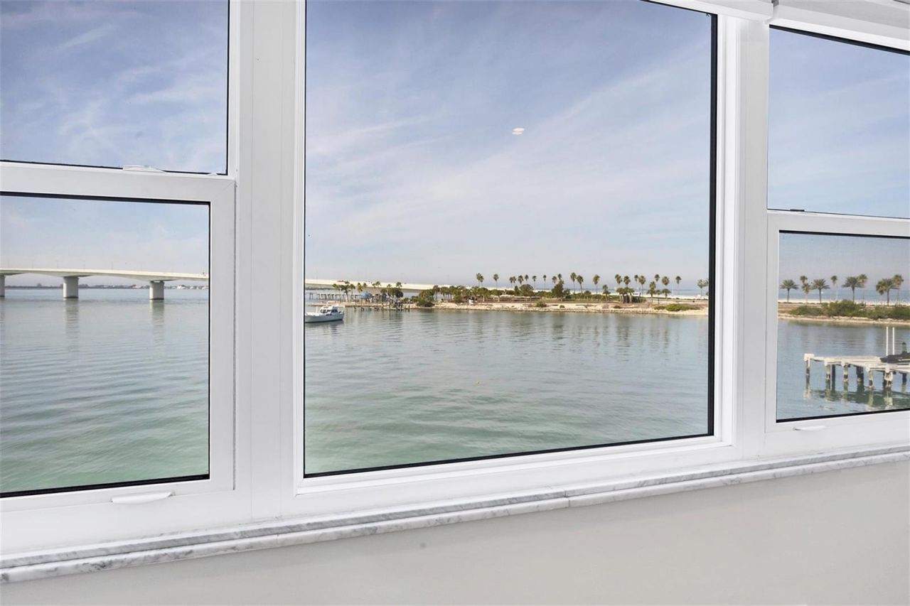 226 Golden Gate Point, Unit 32, Sarasota, FL 34236 Photo